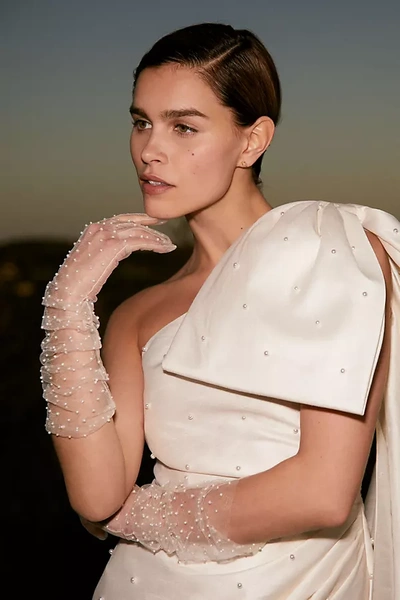 Anthropologie Blossom Veils Pearl Gloves In White