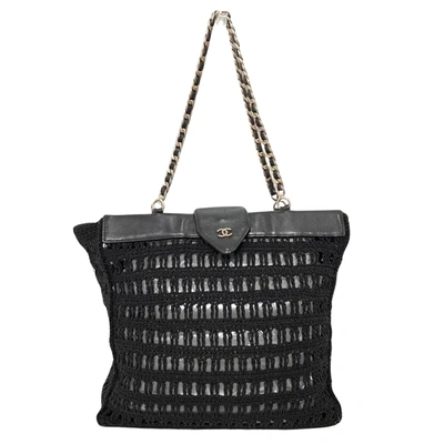 Pre-owned Chanel Canvas Shoulder Bag () In Black