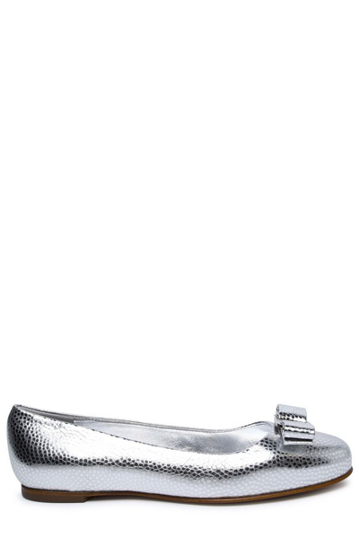 Ferragamo Salvatore  Varina Bow Ballet Flat Shoes In Silver