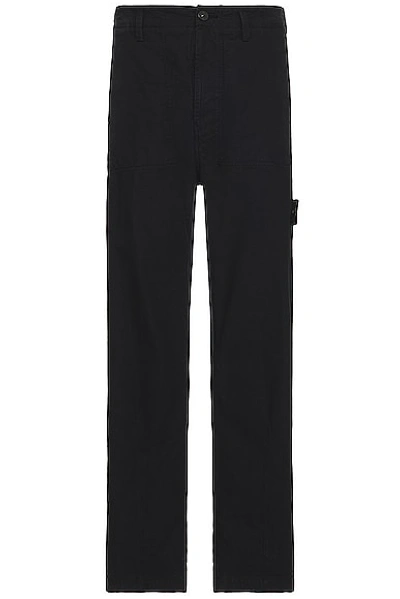 Stone Island Slim 303l1 Cargo Pants In Nero