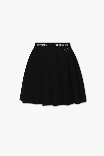 Vetements Logo Band Printed Pleated Mini Skirt In Black