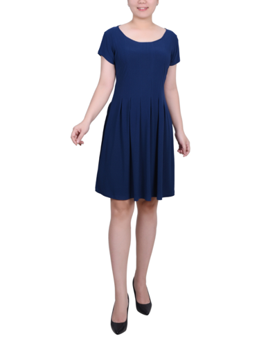 Ny Collection Petite Short Sleeve Seamed Dress In Blue