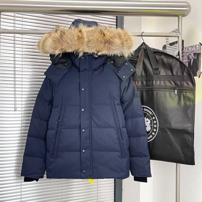 Pre-owned Canada Goose - Navy Daunenjacke Keep Warm In Winter With A Hood/