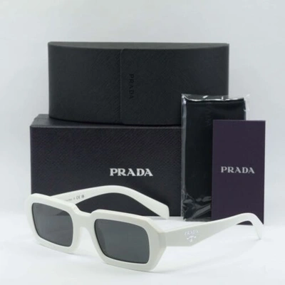 Pre-owned Prada Authentic  Pra12s 17k08z White/dark Gray 52-21-140