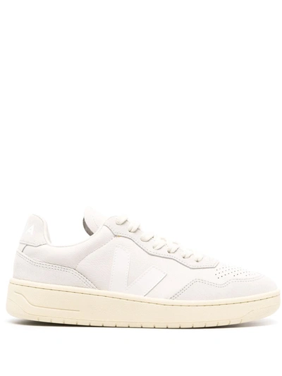 Veja V-90 Sneaker In White