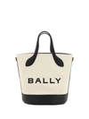 BALLY WHITE AND BLACK LEATHER BUCKET BAG