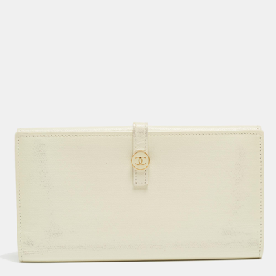 Pre-owned Chanel White Leather Cc Flap French Continental Wallet