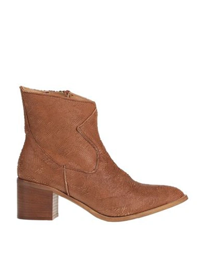 Islo Isabella Lorusso Woman Ankle Boots Camel Size 10 Soft Leather In Beige