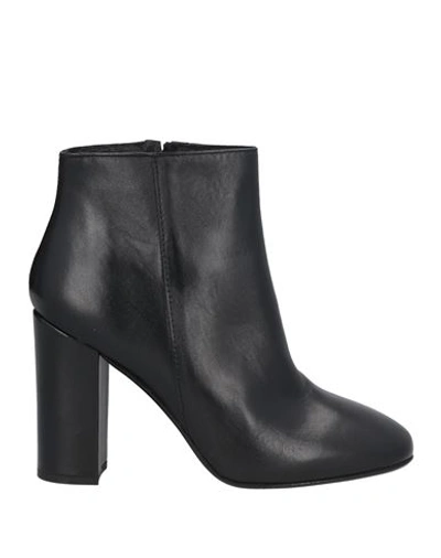 REBEL QUEEN REBEL QUEEN BY LIU •JO WOMAN ANKLE BOOTS BLACK SIZE 11 LEATHER