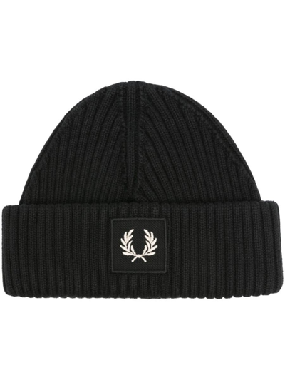 Fred Perry Fp Patch Brand Chunky Rib Beanie Accessories In Black