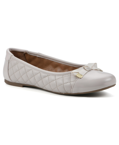 White Mountain Women's Seaglass Wide Width Ballet Flats In Eggshell Smooth
