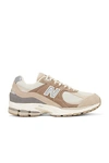 New Balance 2002r Sneaker In Driftwood & Sandstone