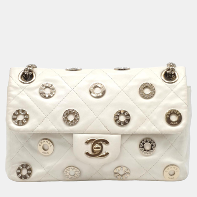 Pre-owned Chanel White Leather Charm Decorated Shoulder Bag