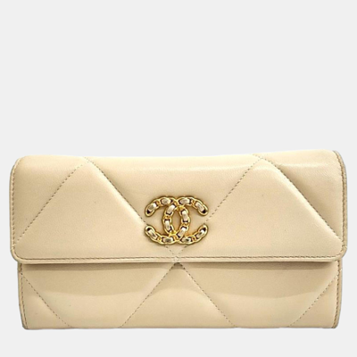 Pre-owned Chanel Beige 19 Flap Long Wallet