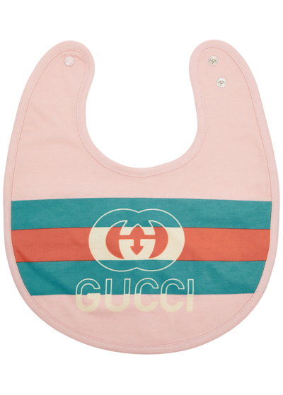 Gucci Babies' Kids Gg Logo-print Cotton Bib In Pink