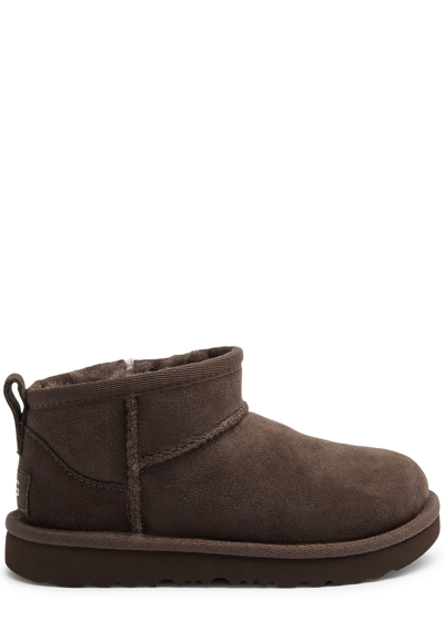 Ugg Kids Classic Platform Mini Suede Ankle Boots (it31-it38) In Brown