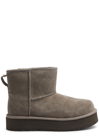 Ugg Kids Classic Platform Mini Suede Ankle Boots (it31-it38) In Grey