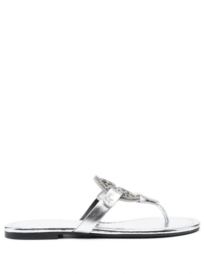 TORY BURCH MILLER' SILVER-TONE THONG SANDAL WITH CRYSTAL EMBELLISHED LOGO IN METALLIC LEATHER