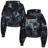 THE WILD COLLECTIVE THE WILD COLLECTIVE BLACK CHICAGO BULLS TIE-DYE CROPPED PULLOVER HOODIE
