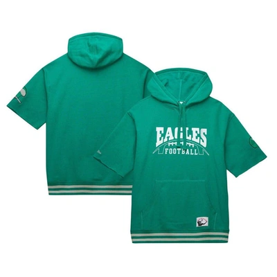 MITCHELL & NESS MITCHELL & NESS KELLY GREEN PHILADELPHIA EAGLES PRE-GAME SHORT SLEEVE PULLOVER HOODIE
