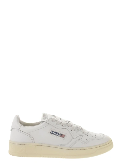 AUTRY AUTRY MEDALIST LOW LEATHER SNEAKERS