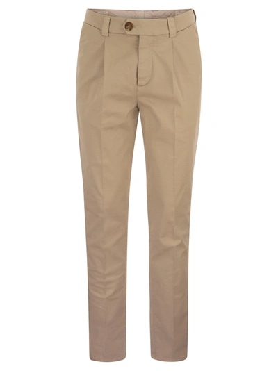 Brunello Cucinelli Garment-dyed Leisure Fit Trousers In American Pima Comfort Cotton With Pleats In Sand