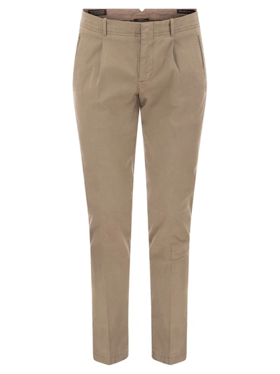 Peserico Cotton-blend Twill Chinos In Beige