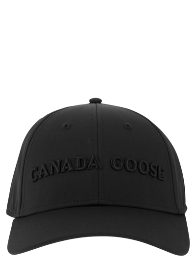Canada Goose Hat With Visor And Embroidered Logo In Nero