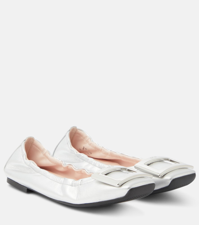 Roger Vivier Viv' Pockette Metallic Leather Ballet Flats In White