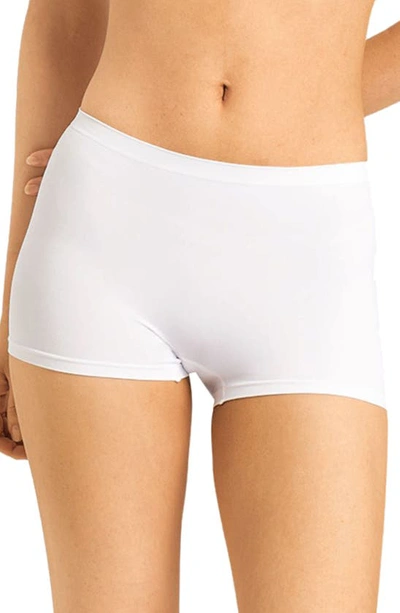 Hanro Cotton Seamless Boyshorts In Beige