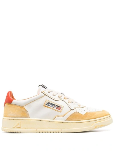 Autry Medalist Low-top Sneakers In Bianco E Arancione