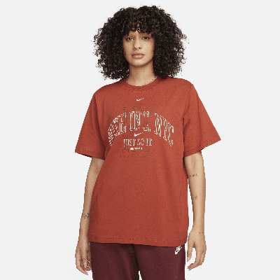 Nike Women's  Sportswear Essential Graphic T-shirt In Orange