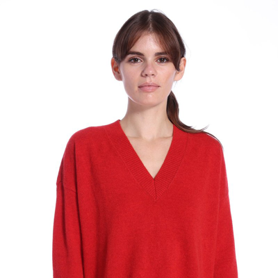Minnie Rose Cashmere Long And Lean V Neck Sweater In Red