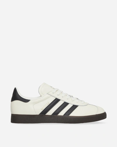 Adidas Originals Gazelle Sneakers Off In White,black