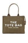 MARC JACOBS MARC JACOBS THE LARGE TRAVELER TOTE BAG