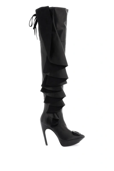 Roger Vivier Maxi Ruffle Buckle Boots In Black