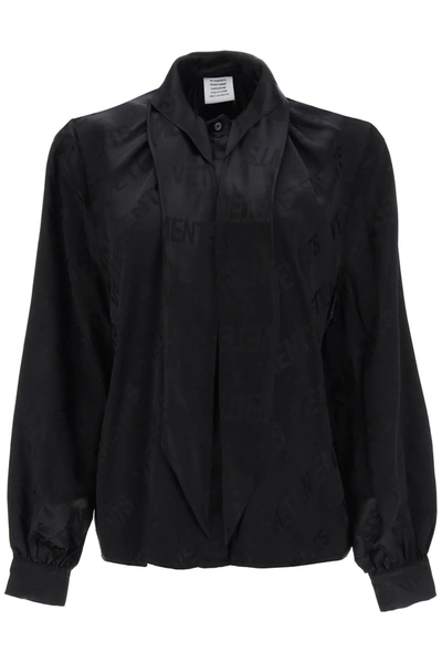 VETEMENTS VETEMENTS SCARF COLLAR MONOGRAM BLOUSE