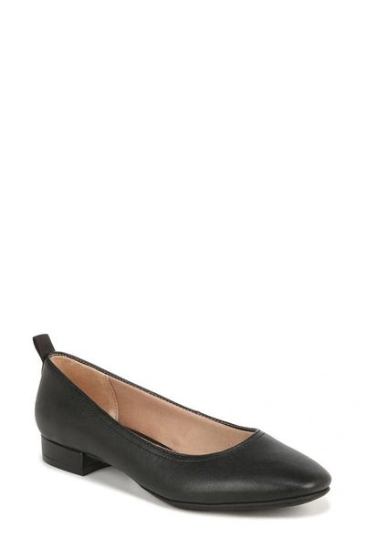 Lifestride Cameo Flat In Black Leather