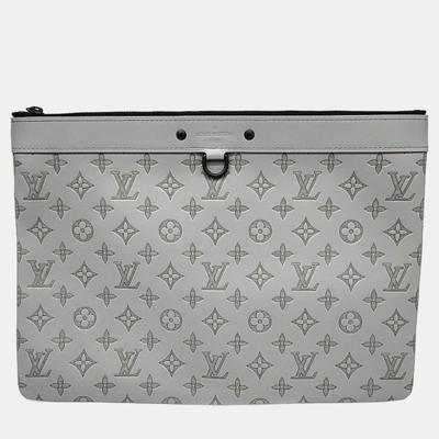 Pre-owned Louis Vuitton Discovery Pochette Gm In Grey