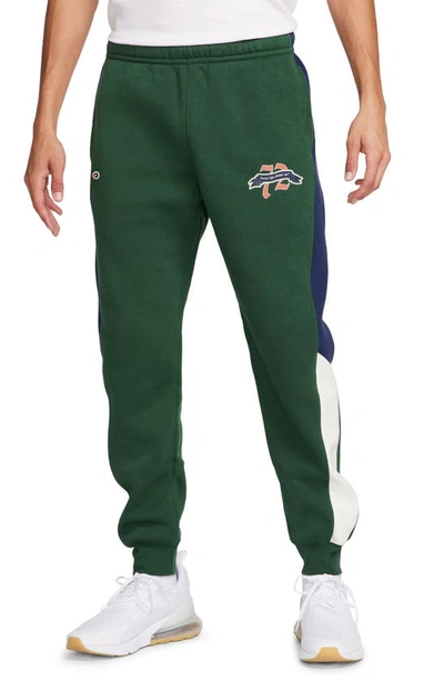 Nike Men's  Sportswear Club Fleece Graphic Jogger Pants In Green