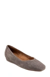 Softwalk Vellore Flat In Grey Pearl