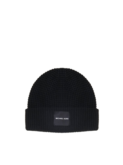 Michael Michael Kors Logo Patch Knitted Beanie In Black