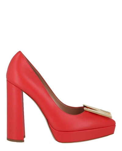 Moschino Gold-tone Logo Pump In Red