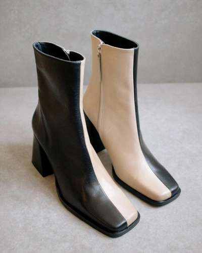 Alohas South Bicolor Boots In Black