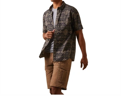 Ariat Men's Wrinkle Resist Serape Island Stretch Short Sleeve Shirt In Dark Grey