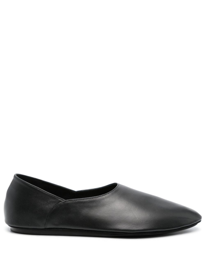 Jil Sander Low Slipper. In Black