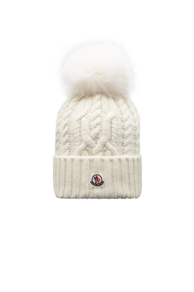 Moncler Collection Bonnet En Cachemire Et Laine Avec Pompon In Blanc