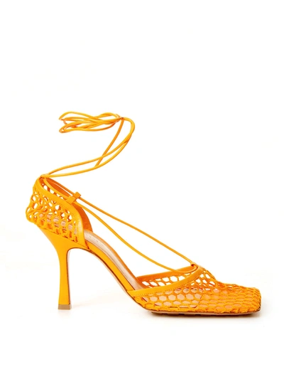 Bottega Veneta 90 Stretch Leather-trimmed Pumps In Arancione