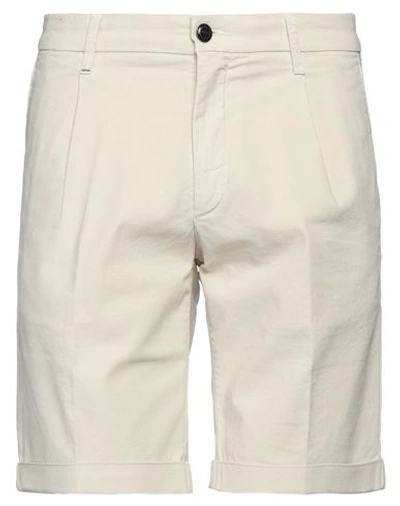 Re-hash Re_hash Man Shorts & Bermuda Shorts Ivory Size 31 Cotton, Elastane In White