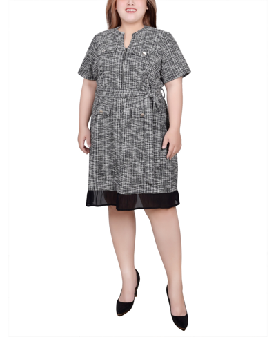 Ny Collection Plus Size Short Sleeve Zip Front Dress In Black Ivory